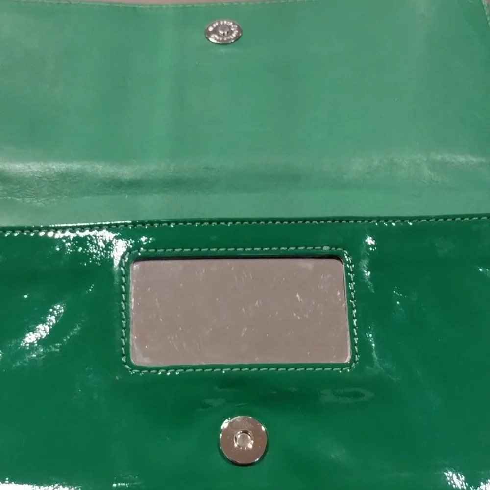 Cole Haan Leather Green Wristlet Wallet Patent Leather Clutch - X Large- GUC - Picture 13 of 17